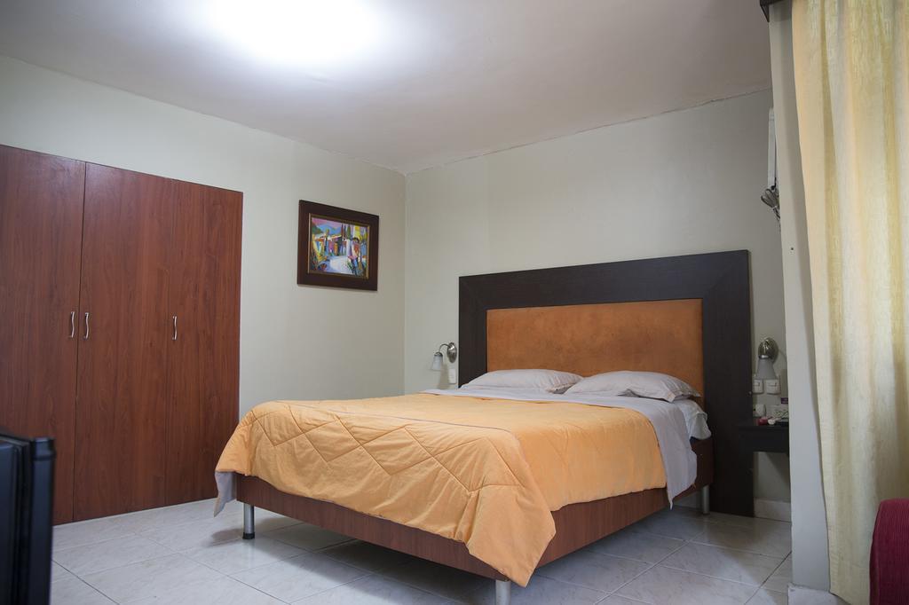 Tropical Inn Hotel Guayaquil Extérieur photo